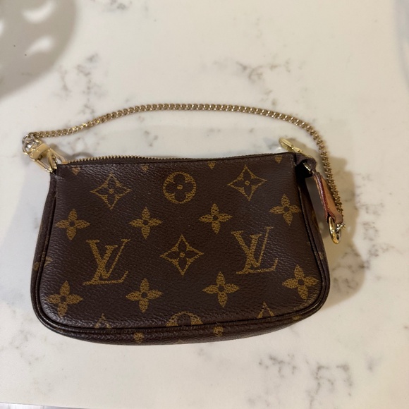 Louis Vuitton Handbags - Louis Vuitton Mini Pochette